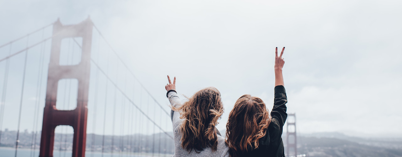 People next to the Golden Gate Bridge